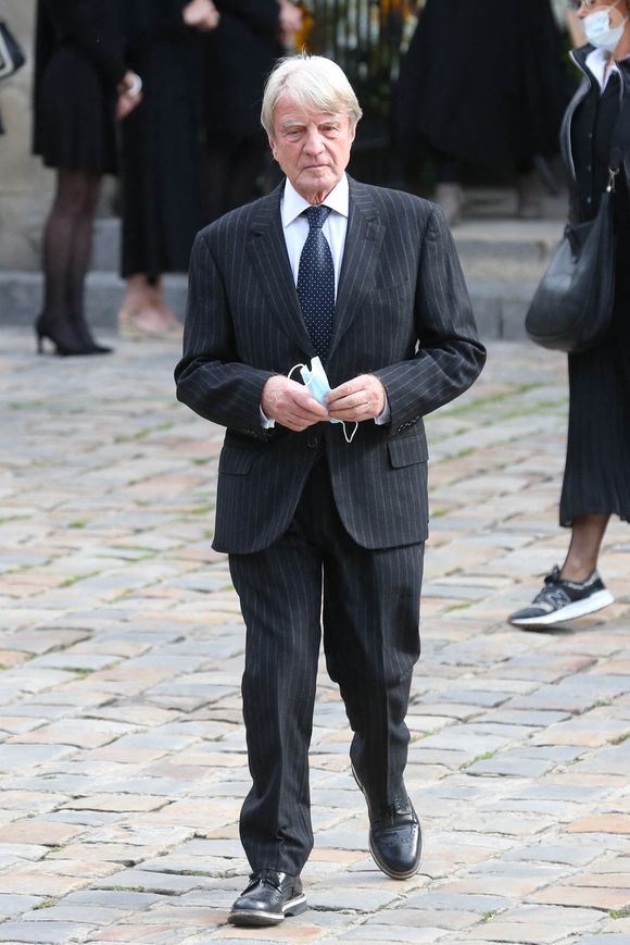 Bernard Kouchner lors de la messe d'hommage au magnat français Bernard Tapie à l'église Saint-Germain des Prés à Paris, France, le 6 octobre 2021. Les obsèques auront lieu le 8 octobre à la cathédrale de la Major, à Marseille. Photo par Jerome Domine/ABACAPRESS.COM