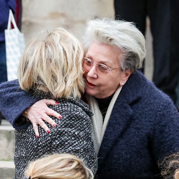 Sa soeur Françoise Laborde était présente à ses obsèques.

Françoise Laborde - Sortie des obsèques de Catherine Laborde en l’église Saint-Roch à Paris, le 6 février 2025. Décédée le 28 janvier 2025 à l'âge de 73 ans, l'ancienne présentatrice météo de TF1 (1988 - 2017) était atteinte de la maladie neurodégénérative à corps de Lewy. 
© Jacovides - Moreau / Bestimage