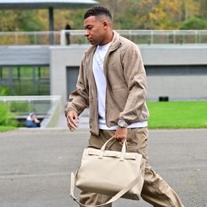 Kylian Mbappe - Arrivée des joueurs de l’Equipe de France au centre d'entraînement de Clairefontaine, le 10 novembre 2025. © Christian Liewig / Bestimage