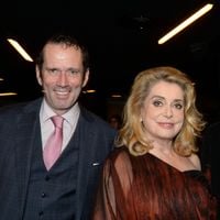 “Exigeante au point d’être décourageante" : Catherine Deneuve assume l'éducation qu'elle a donnée à son fils Christian