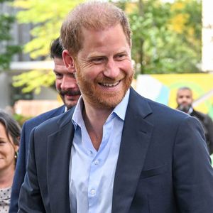 Alors, une réconciliation est-elle envisageable entre Harry et le reste de la famille royale ?

Le prince Harry visite le Centre d'études sur les blessures par explosion de l'Imperial College de Londres, le 10 septembre 2025. 

Photo : Zuma Press / Bestimage