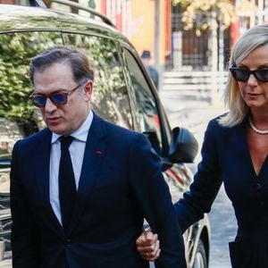 Laurence Ferrari et son mari Renaud Capuçon - Arrivées aux obsèques de Philippe Labro en l'église de Saint-Germain-des-Prés à Paris le 13 juin 2025. © Dominique Jacovides - Christophe Clovis / Bestimage