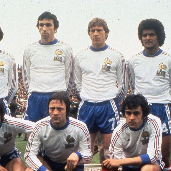 Equipe - France /Italie - Coupe du Monde 1978 en Argentine - Foot Football - Archive - largeur attitude pose poser en haut de gauche a droite : Jean Paul Bertrand Demanes - Jean Marc Guillou - Maxime Bossis - Patrice Rio - Gerard Janvion - Marius Tresor en bas de gauche a droite : Christian Dalger - Henri Michel - Bernard Lacombe - Michel Platini et Didier Six