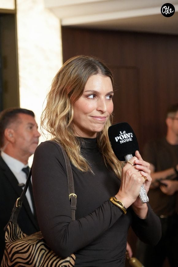 Sur le tapis rouge, une de ses complices a notamment fait le déplacement, à savoir Laury Thilleman, dont il apparaît très proche depuis un moment maintenant.

Laury Thilleman - Avant-Première de "Paul, la série" au Grand Rex le 29 septembre 2026. © Anne-Sophie Guebey / Bestimage
