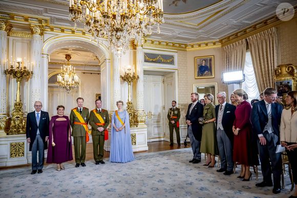 Grand-duc Henri de Luxembourg, grande-duchesse Maria Teresa de Luxembourg, prince Guillaume (héritier du trône de Luxembourg), Stéphanie de Lannoy (future grande-duchesse de Luxembourg) : cérémonie d'adieu au Palais Grand-Ducal dans le cadre des festivités marquant le changement de souverain au Luxembourg. Premier jour des célébrations à Luxembourg. Photo : Dana Press / Bestimage