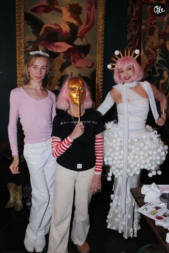 Exclusif - Billy Blanchard, Marie Beltrami, Arielle Dombasle - Défilé Marie Beltrami au Serpent à Plumes à Paris, le 22 septembre 2026. 

© Philippe Baldini/Bestimage