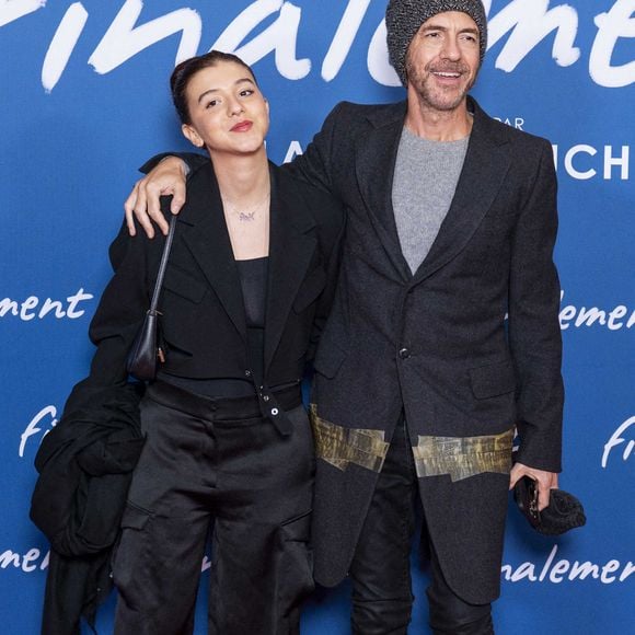 Calogero est le père de quatre enfants.

Calogero et sa fille Nina - Avant-première du film "Finalement" de C. Lelouch qui fête son 87ème anniversaire au Grand Rex à Paris le 30 octobre 2024. © Pierre Perusseau/Bestimage