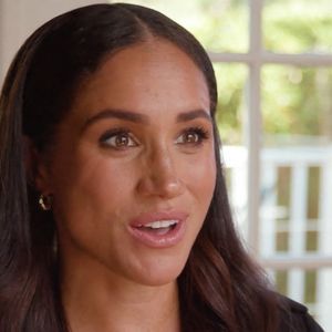 Meghan Markle révèle son goût prononcé pour le Scrabble dans une vidéo pour le magazine "Variety". Le 19 octobre 2022 (JLPPA / Bestimage).