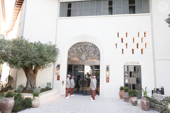 Patrick Bruel inaugure son hôtel cinq étoiles "L'Isle de Leos MGallery" à L'Isle-sur-la-Sorgue, France, le 23 septembre 2025. 
L’Isle de Leos Hôtel & Spa MGallery Collection . © Jack Tribeca / Bestimage