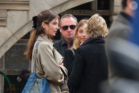 Les 2 femmes ont passé une bonne partie de leur été ensemble selon leurs posts sur Instagram

Annabelle Belmondo et Stella Belmondo - Sorties des obsèques d’Alain Belmondo au crématorium du Père-Lachaise à Paris, France, le 4 septembre 2025. © Dominique Jacovides/Bestimage