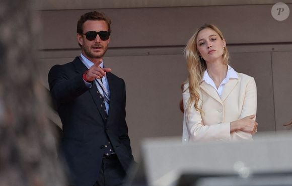 Pierre Casiraghi et sa femme Beatrice Borromeo - 6ème Monaco E-Prix à Monaco, le 6 mai 2023. Nick Cassidy (Envision Racing) s’est imposé à Monaco devant le Néo-Zélandais Mitch Evans (Jaguar TCS Racing), arrivé second, et le Britannique Jake Dennis (Avalanche Andretti), 3eme. Nick Cassidy prend la tête du championnat. Le championnat de Formule E est une compétition automobile, organisée par la FIA, mettant en scène uniquement des monoplaces 100% électriques. Le premier E Grand Prix a eu lieu à Pekin en septembre 2014. © Claudia Albuquerque/Bestimage