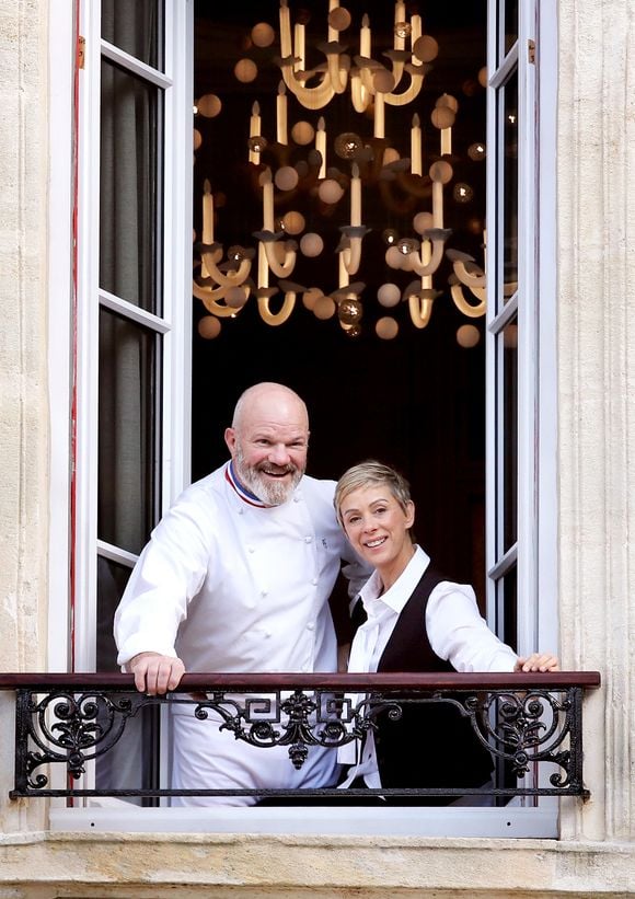 Exclusif - Le célèbre chef étoilé Philippe Etchebest et sa femme Dominique ouvrent un nouveau restaurant "La maison Nouvelle" dans le quartier très branché des Chartrons à Bordeaux, France, le 21 janvier 2022. © Fabien Cottereau/Bestimage