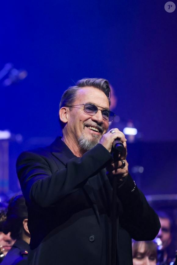 Je suis comblé” : Deux grandes nouvelles font le bonheur de Florent Pagny :  Le diaporama - Purepeople