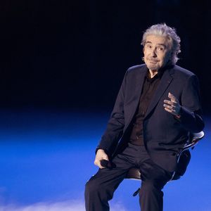 Il a passé plus d'un an à l'hôpital et a dû subir une dizaine d'opérations

Serge Lama se produit sur scène lors des 38e Victoires de la Musique à la Seine Musicale le 10 février 2023 à Boulogne-Billancourt, France. Photo by David Niviere/ABACAPRESS.COM