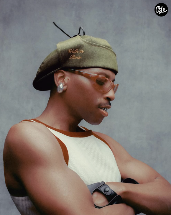 Prince Waly lors d'une séance photo pour un album