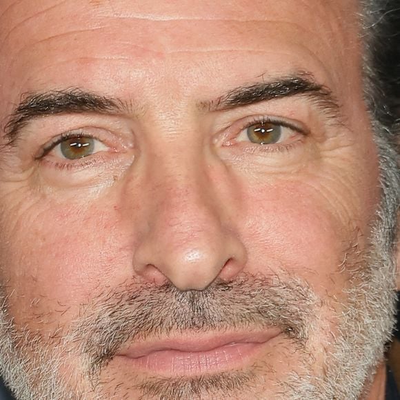 Jean Dujardin - Avant-première du film "Les rayons et les ombres au cinéma Pathé Wepler à Paris le 17 mars 2026. © Coadic Guirec/Bestimage