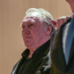 Une célèbre actrice évacuée du procès de Gérard Depardieu

L'acteur français Gérard Depardieu arrive, avec son avocat Jérémie Assous, à l'ouverture de son procès pour agressions sexuelles sur deux femmes, au tribunal correctionnel de Paris, France. © Yehiel Chekroune/Bestimage