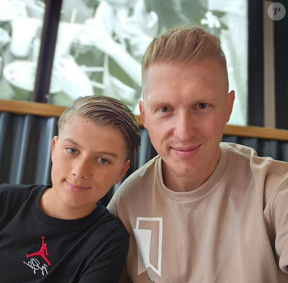 Nicolas Santoro (Familles nombreuses) profite de vacances avec ses six enfants.

Nicolas Santoro en vacances avec ses six enfants, son ex-femme Camille Santoro malade.