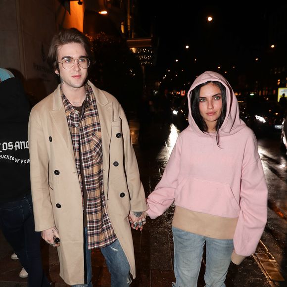 Gabriel-Kane Day-Lewis et son ex-compagne Laura Bensadoun arrivant à la soirée de Carine Roitfeld à l'hôtel Four Seasons George V à Paris, le 4 mars 2017.

Photo : AGENCE / BESTIMAGE