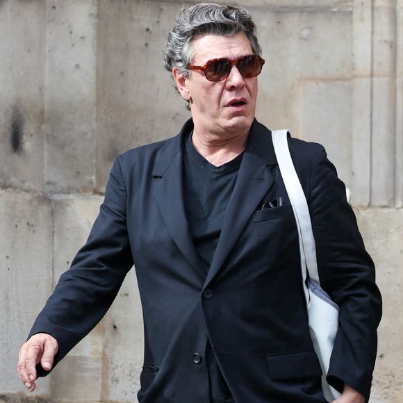 Marc Lavoine - Sorties des obsèques de Thierry Ardisson en l’église Saint-Roch de Paris, France, le 17 juillet 2025. © Clovis-Jacovides/Bestimage