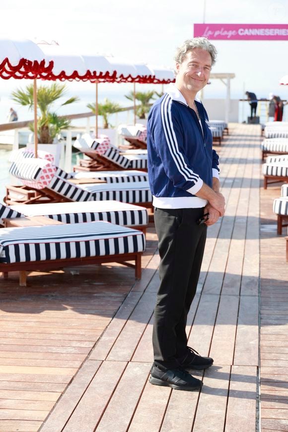 Hors caméra, il est un papa très tendre avec sa fille de 8 ans.

Benjamin Baroche de la série Rien ne t'efface
La 8ème édition du festival CANNESERIES à Cannes
lundi 28 avril 2025. © Christophe Aubert via Bestimage