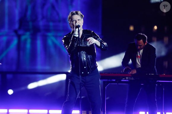 David Hallyday lors de l’émission "La grande soirée du 31 décembre de Paris" diffusée sur France 2 sur les Champs-Elysées à Paris, France, le 31 décembre 2024.  © Clovis-Tribeca/Bestimage