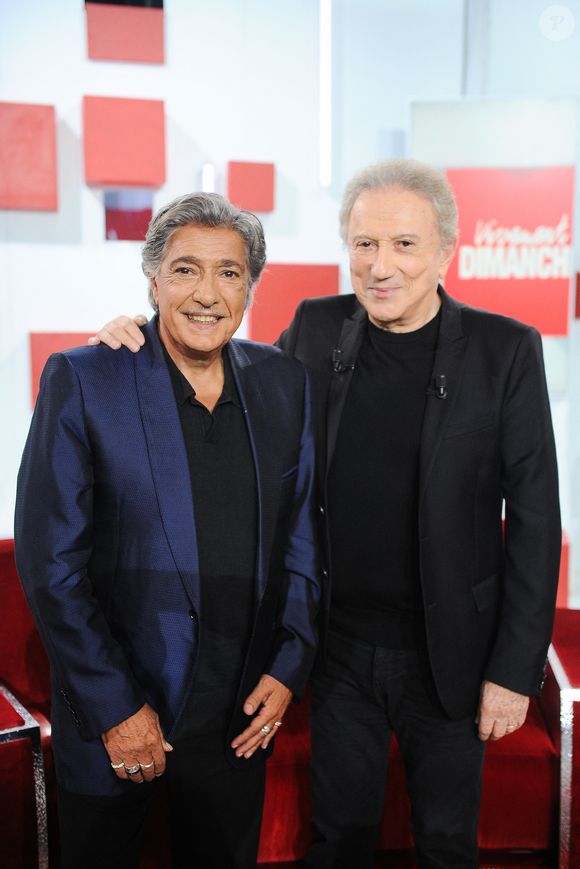 Exclusif - Frédéric François et Michel Drucker lors de l'enregistrement de l'émission Vivement dimanche présentée par M.Drucker aux studios Rive Gauche, à Paris, France, le 1er octobre 2025. Diffusion sur France 3 le 9 novembre 2025. © Guillaume Gaffiot/Bestimage