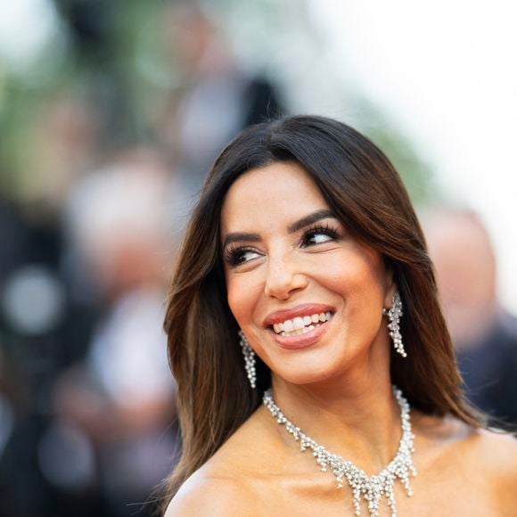 L'actrice américaine Eva Longoria sur le tapis rouge avant la projection du film « Histoires de la nuit » (The Birthday Party) lors de la 79e édition du Festival de Cannes, à Cannes, dans le sud de la France, le 22 mai 2026. Photo : Eliot Blondet / ABACAPRESS.COM