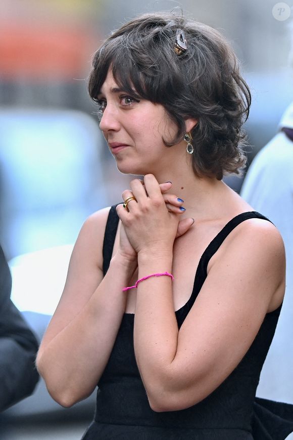 TF1 a diffusé trois jours plus tard un documentaire réalisé par sa femme, Audrey Crespo-Mara.

Ninon Ardisson assistant aux funérailles de Thierry Ardisson à l'église Saint Roch à Paris, France, le 17 juillet 2025. Photo par Franck Castel/ABACAPRESS.COM