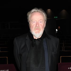 Au cours de l'entretien, le cinéaste a même fait savoir qu'il avait acheté une nouvelle résidence dans une région française qui lui tient particulièrement à cœur.

Exclusif - Ridley Scott lors de la soirée "Les mondes de Ridley Scott" à Paris, le 14 mars 2019. 

© Coadic Guirec/Bestimage