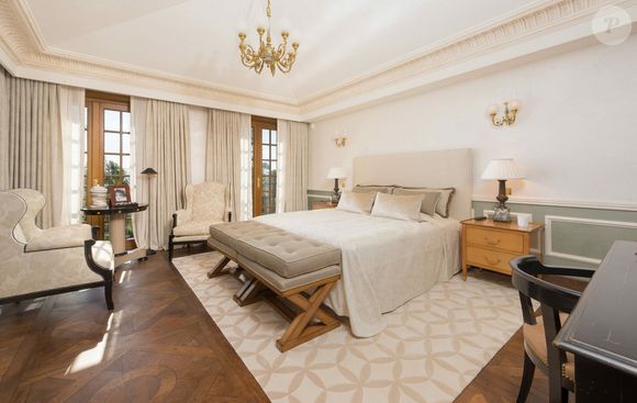 L'heureux propriétaire de ce domaine d'exception est un milliardaire indien, résident monégasque, ayant fait fortune dans le secteur des télécommunications.

Cogemad - Le palais vénitien vendu à Cannes