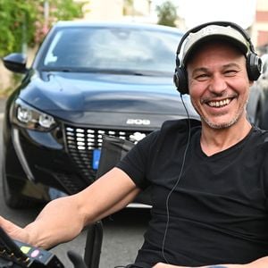 Le realisateur Gaël Leforestier - Tournage de la fiction inédite "Arnaud Ducret dans tous ses états" - Séquence BPI / "Bas Potentiel Intellectuel". © Guillaume Gaffiot/Bestimage