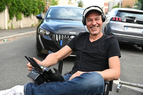 Le realisateur Gaël Leforestier - Tournage de la fiction inédite "Arnaud Ducret dans tous ses états" - Séquence BPI / "Bas Potentiel Intellectuel". © Guillaume Gaffiot/Bestimage
