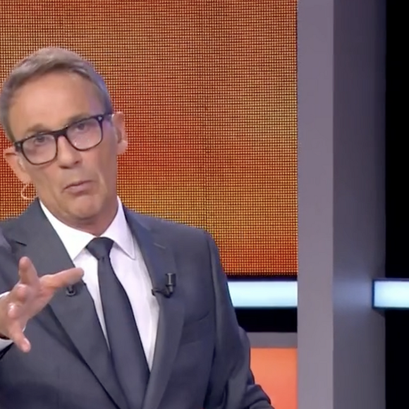 Julien Courbet obligé d'interrompre son émission en direct après un malaise. M6