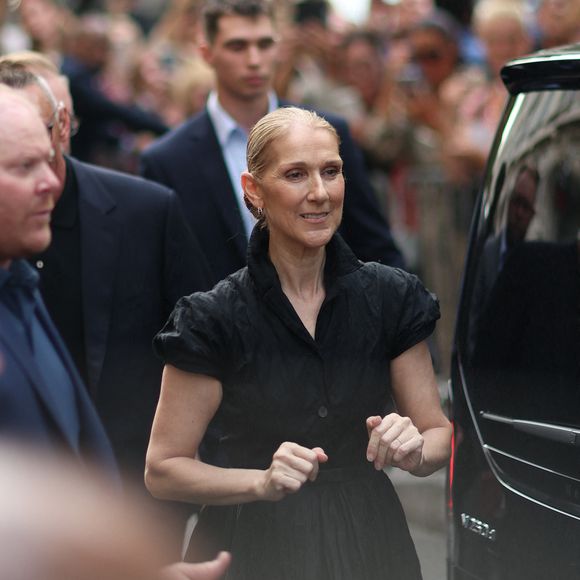 Céline Dion à la sortie de l'hôtel Royal Monceau à Paris avant l'ouverture des Jeux Olympiques (JO) de Paris 2024, à Paris, France, le 24 juillet 2024. (Agence/Bestimage).
