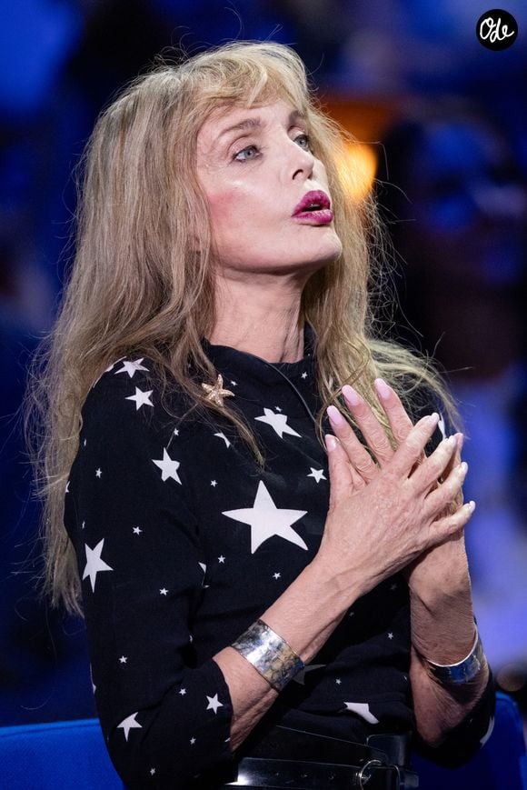 Exclusif - Arielle Dombasle lors de l'enregistrement de l'émission "La Boîte à secrets", présentée par F.Bollaert et diffusée le 16 octobre sur France 3, à Paris, France, le 29 septembre 2026. © Cyril Moreau/Bestimage