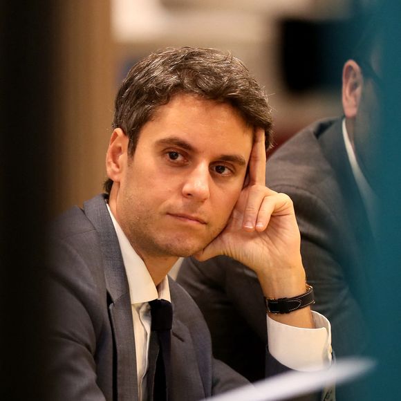 Ce dernier a depuis changé son mode de vie et a tiré un trait sur son "péché mignon".

Gabriel Attal, ancien premier ministre, rencontre les équipes de l'entreprise Valorem (Pionnier de l’éolien terrestre en France) à Bègles le 13 février 2025.

© Patrick Bernard / Bestimage