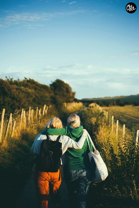 La psychologie parle parfois de "gueule de bois sociale".

Photo prise par Melissa Askew / Unsplash