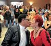 Le couple a choisi de se dire "oui" dans le parc situé au pied du château de Joséphine Baker, à Castelnaud-la-Chapelle.

Fabienne Thibeault et Christian Montagnac se marient à Castelnaud-La-Chapelle en Dordogne près de Périgueux le 22 août 2015.

© Agence / Bestimage