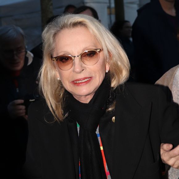 Véronique Sanson - People à la sortie de l'enregistrement de l'émission Vivement Dimanche à Paris
AGENCE / BESTIMAGE