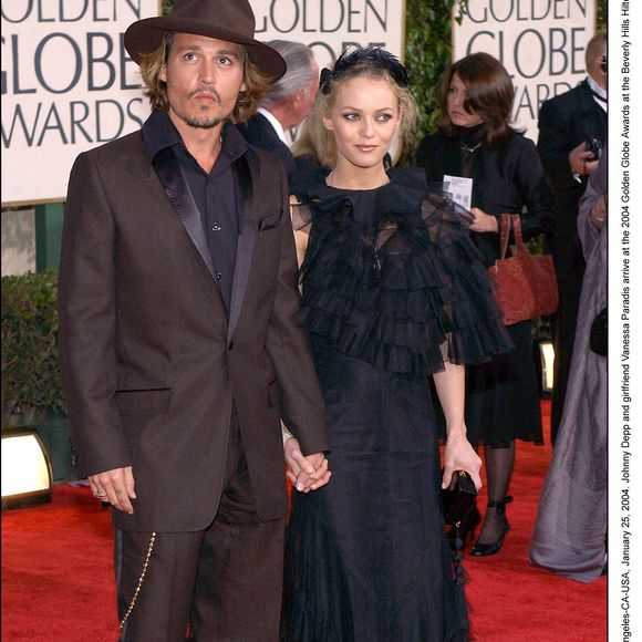 Johnny Depp et sa petite amie Vanessa Paradis arrivent aux Golden Globe Awards 2004 au Beverly Hills Hilton. Le 25 janvier 2004. © Hahn-Khayat/ABACA