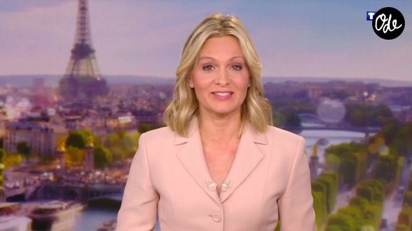 Audrey Crespo-Mara interroge Raphaël Glucksmann sur le plateau du JT de 20h de TF1 dimanche 23 août 2026