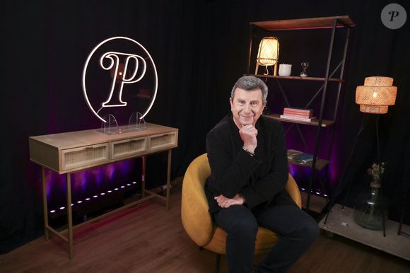 Pascal Bataille en interview pour "En privé avec", format original de Webedia © Jack Tribeca/Bestimage