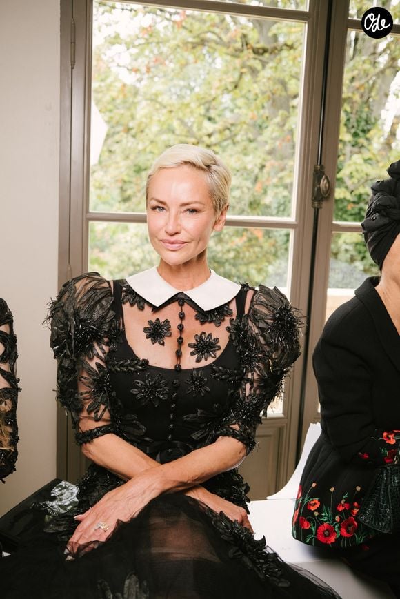 Les deux anciens époux restent en désaccord sur plusieurs aspects de leur séparation et de la garde de leur enfant.

Adriana Karembeu au front row du défilé de mode Yanina Couture Collection Haute Couture Automne/Hiver 2026-2027 lors de la Fashion Week de Paris (PFW) au Pavillon Gabriel, France, le 7 juillet 2026. © Sam Delpech/Bestimage