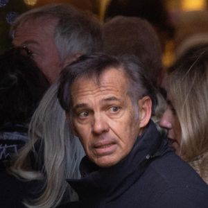 Paul Belmondo - Arrivées aux obsèques de Brigitte Bardot en l'église Paroissiale Notre-Dame-de-l'Assomption de Saint-Tropez, France, le 7 janvier 2026.  Brigitte Bardot, figure emblématique du cinéma français et icône internationale, est décédée le 28 décembre 2025 à l'âge de 91 ans dans sa mythique propriété de La Madrague, à Saint-Tropez (France). Révélée au monde entier par son rôle dans "Et Dieu... créa la femme", elle avait contribué à faire de Saint-Tropez un lieu mondialement connu. L'actrice sera inhumée le 7 janvier 2026 au cimetière marin de Saint-Tropez, aux côtés de son père Louis Bardot (1896-1975) et de sa mère Anne-Marie Mucel (1912-1978). Une cérémonie religieuse se tiendra auparavant dans l'église de Saint-Tropez, où proches, personnalités et anonymes pourront lui rendre un dernier hommage. © Jacovides-Moreau/Bestimage