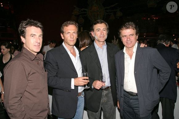 Les acteurs français François Cluzet, Stéphane Freiss, Christophe Malavoy et le journaliste français Claude Serillon assistent à la 'E. Leclerc Wine party' au club 'Mandala Ray' à Paris-France le 12 septembre 2006. Photo par Benoit Pinguet/ABACAPRESS.COM