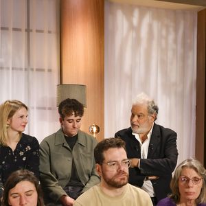 Exclusif - Raphaël Mezrahi sur plateau de l'émission "Animalement Vôtre" présentée par B.Montiel et diffusée le 4 janvier 2026 sur France 3, à Paris, France, le 3 décembre 2025. © Jack Tribeca/Bestimage