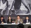 un rôle que Guillaume Canet a écrit pour elle.

Thierry Chèze, Simon Jacquet, Marion Cotillard, Denis Menochet, Guillaume Canet, Leonardo Sbaraglia lors de la conférence de presse pour le film Karma lors du 79ème Festival International du Film de Cannes le 16 mai 2026. © Valentina Claret / Pool / Bestimage