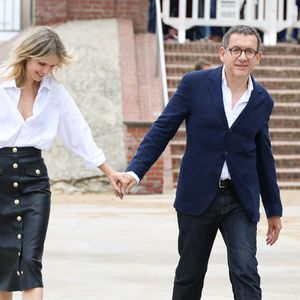 Laurence Arné et Dany Boon au photocall du film "La Famille Hennedricks" lors du 38ème festival du film de Cabourg, France, le 15 juin 2024. Les Journées romantiques du 38ème Festival du film de Cabourg (Calvados) auront lieu du 12 au 16 juin. © Coadic Guirec/Bestimage