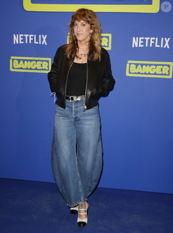 Elle vit aux Batignolles, dans le 17e arrondissement de Paris, dans un appartement lumineux.

Daphne Burki - Avant-première du film "Banger" au Pathé Wepler à Paris le 1er avril 2025. © Coadic Guirec/Bestimage